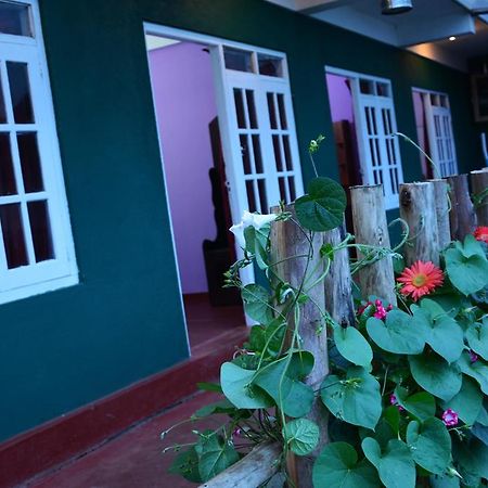 Hotel Mangala Flora à Nuwara Eliya Extérieur photo