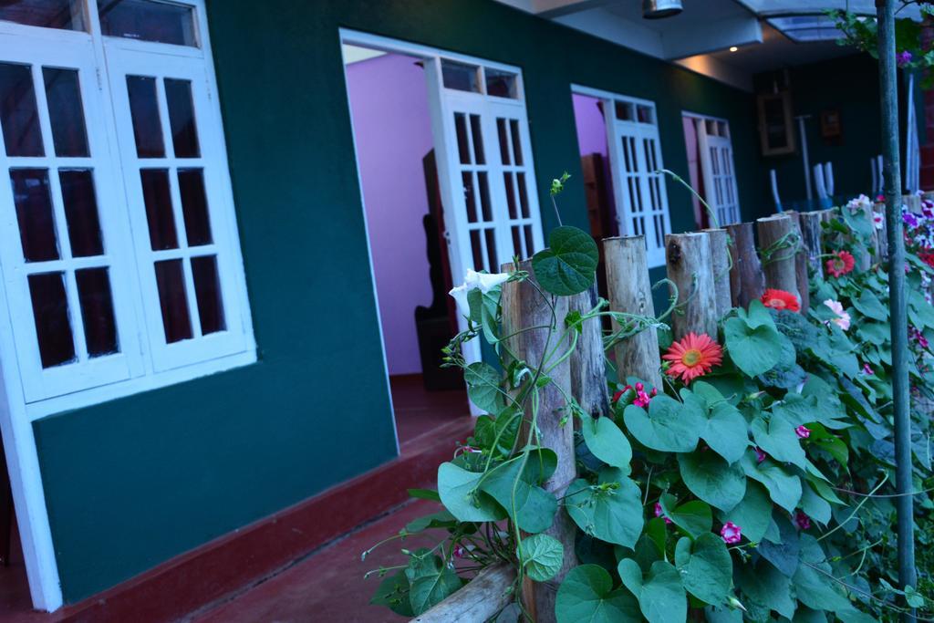 Hotel Mangala Flora à Nuwara Eliya Extérieur photo